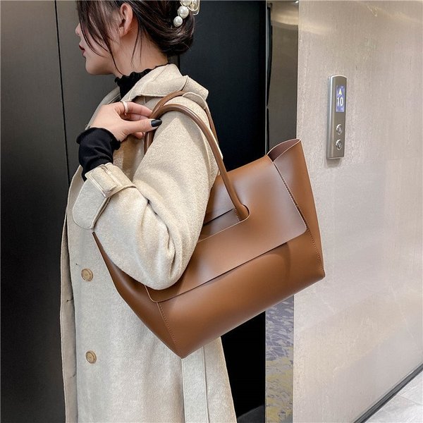Women's Commuter Tote Bag-Brown